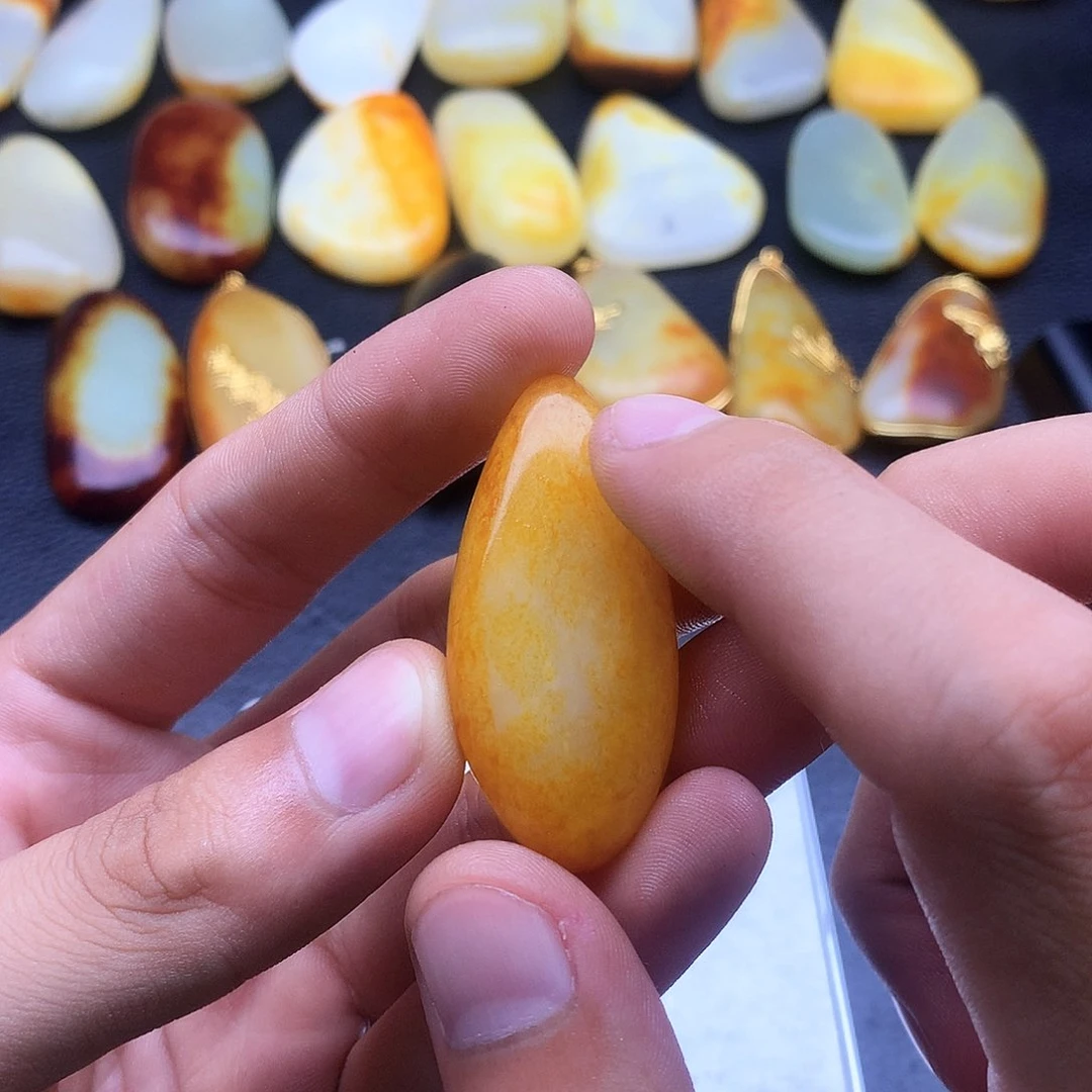 和田玉未镶嵌挂件