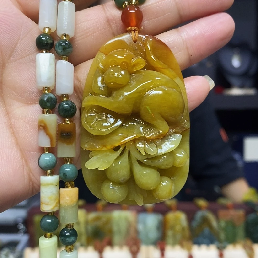 岫玉未镶嵌挂件吊坠