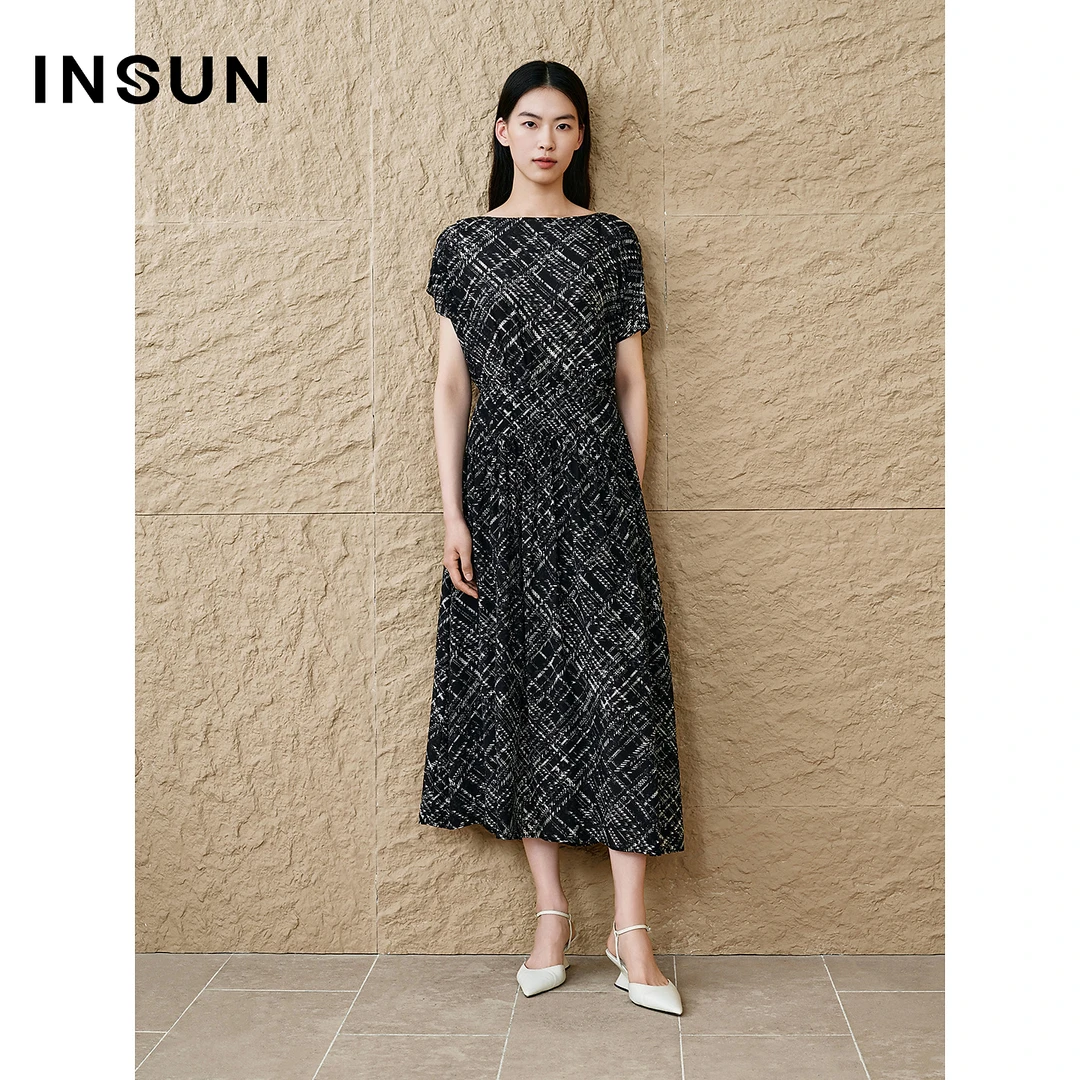 INSUN恩裳专选2025夏季一字领水墨印花真丝连衣裙