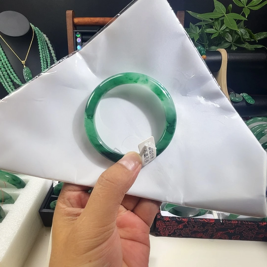 石英质玉手镯未镶嵌55.7