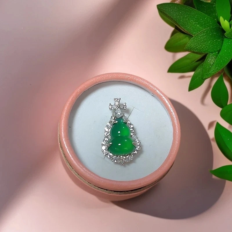 〈福禄双全〉高级冰果阳绿葫芦福禄双全锁骨坠