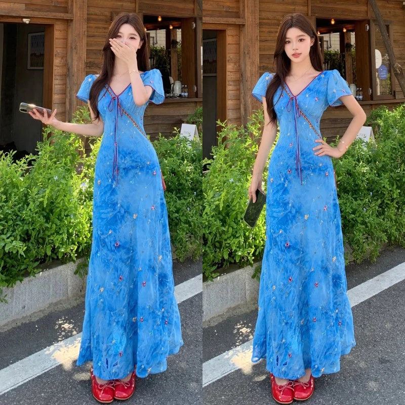 大码胖mm法式蓝色显白刺绣花朵晕染短袖绝美度假中长款连衣裙女