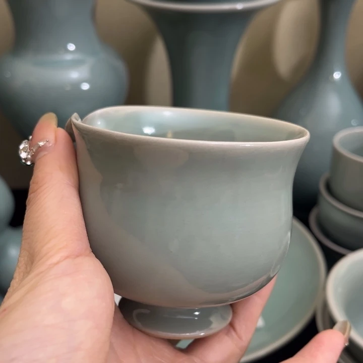 汝瓷纯手工拉坯公道杯带瑕