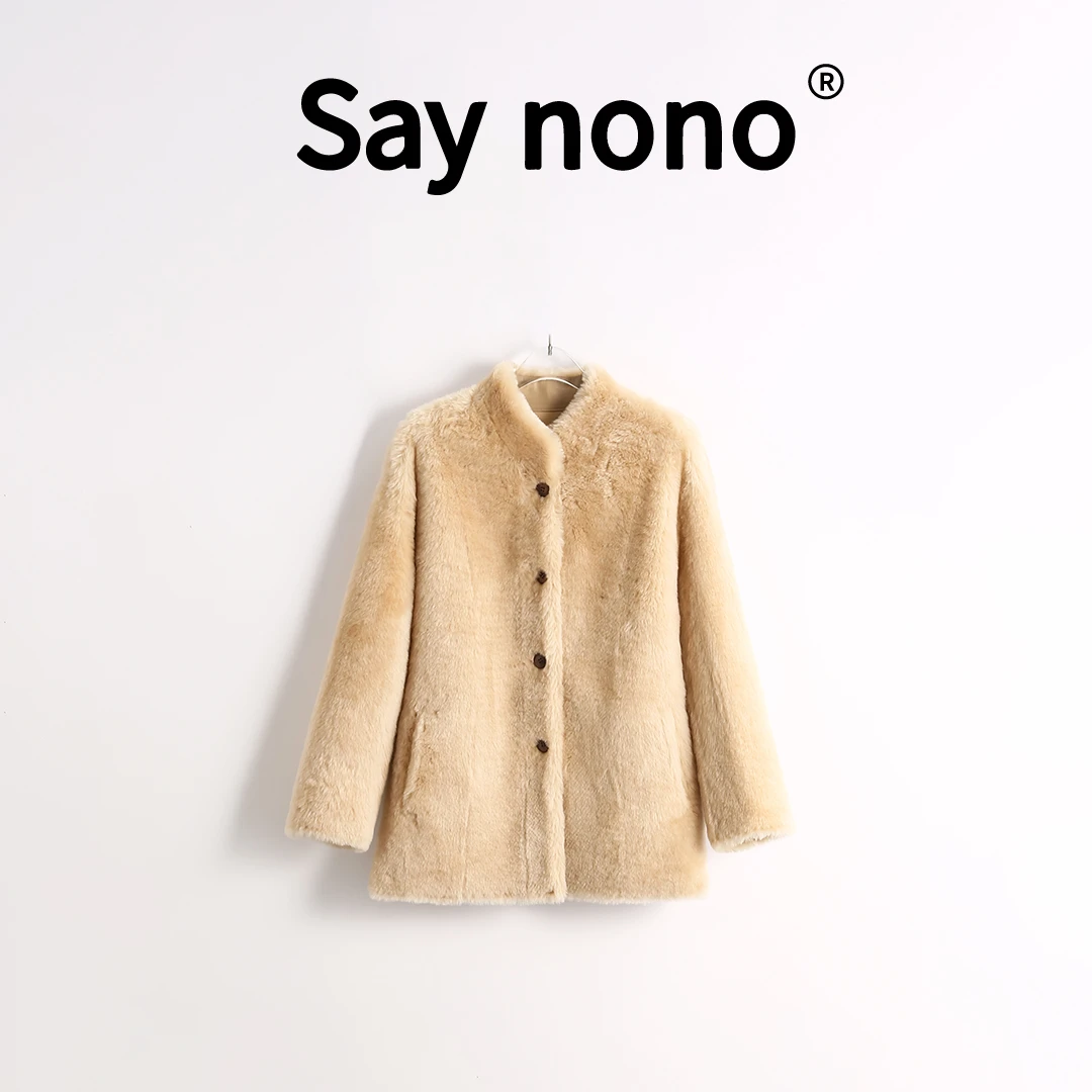 1懒猫nonoSaynono新中式立领设计木质纹纽扣皮毛一体外套/LQ24319