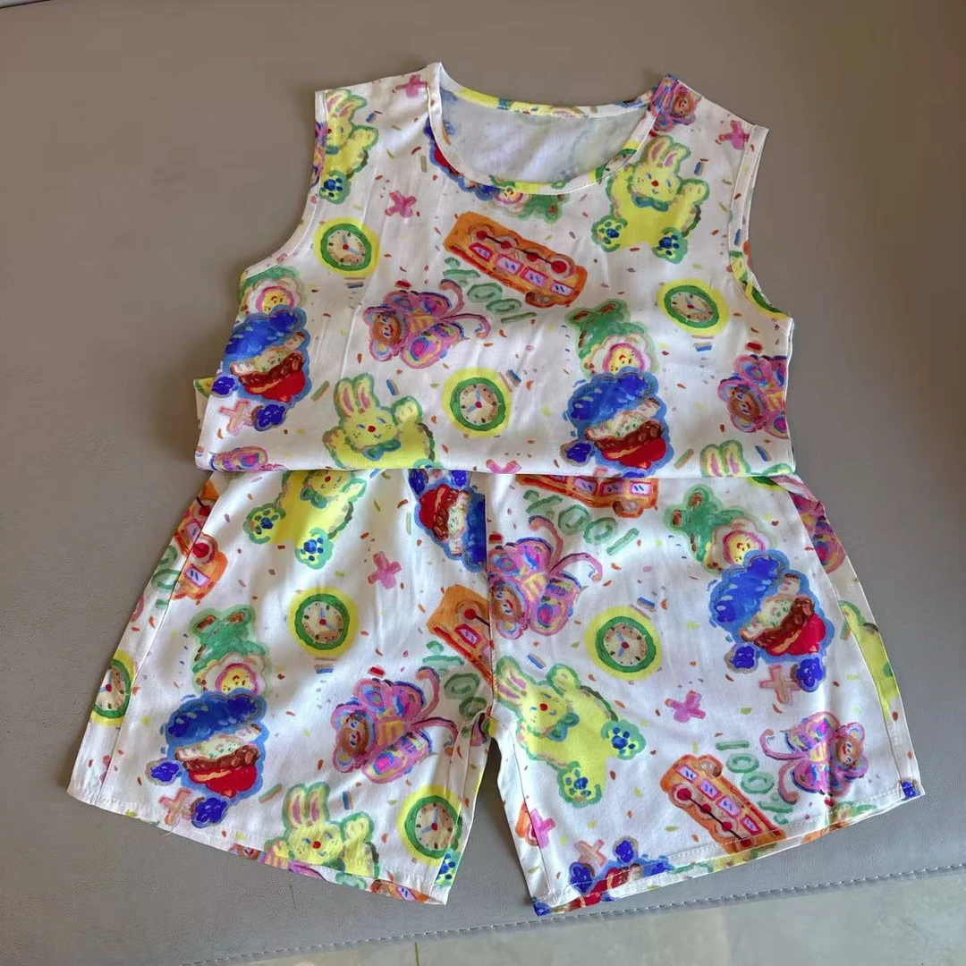 护肩过膝无袖上衣搭配短裤套装时尚休闲，质感面料，夏日穿搭新选择