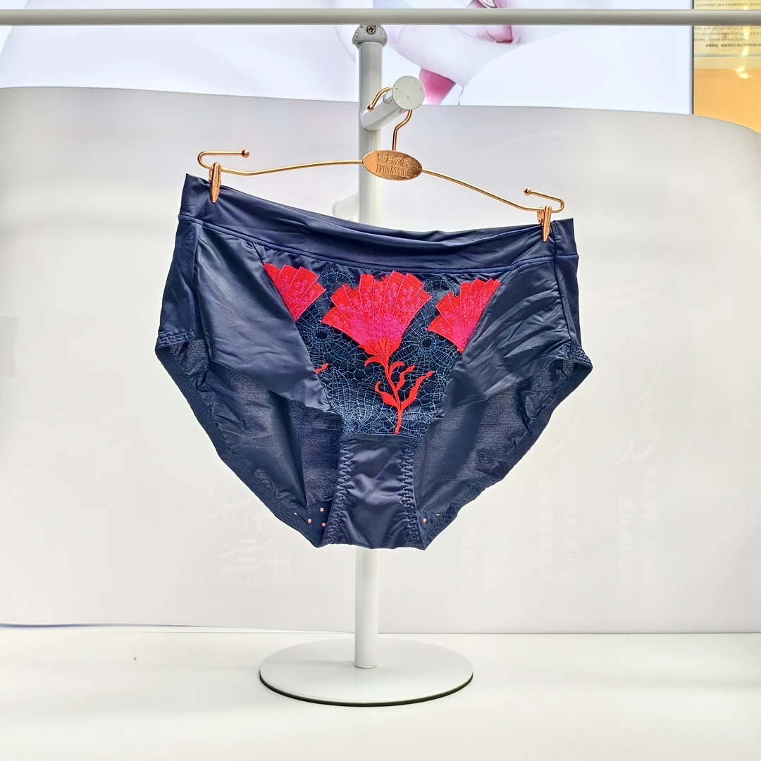 【夏娃之秀】K5070圣之叶高端牛奶丝中腰内裤