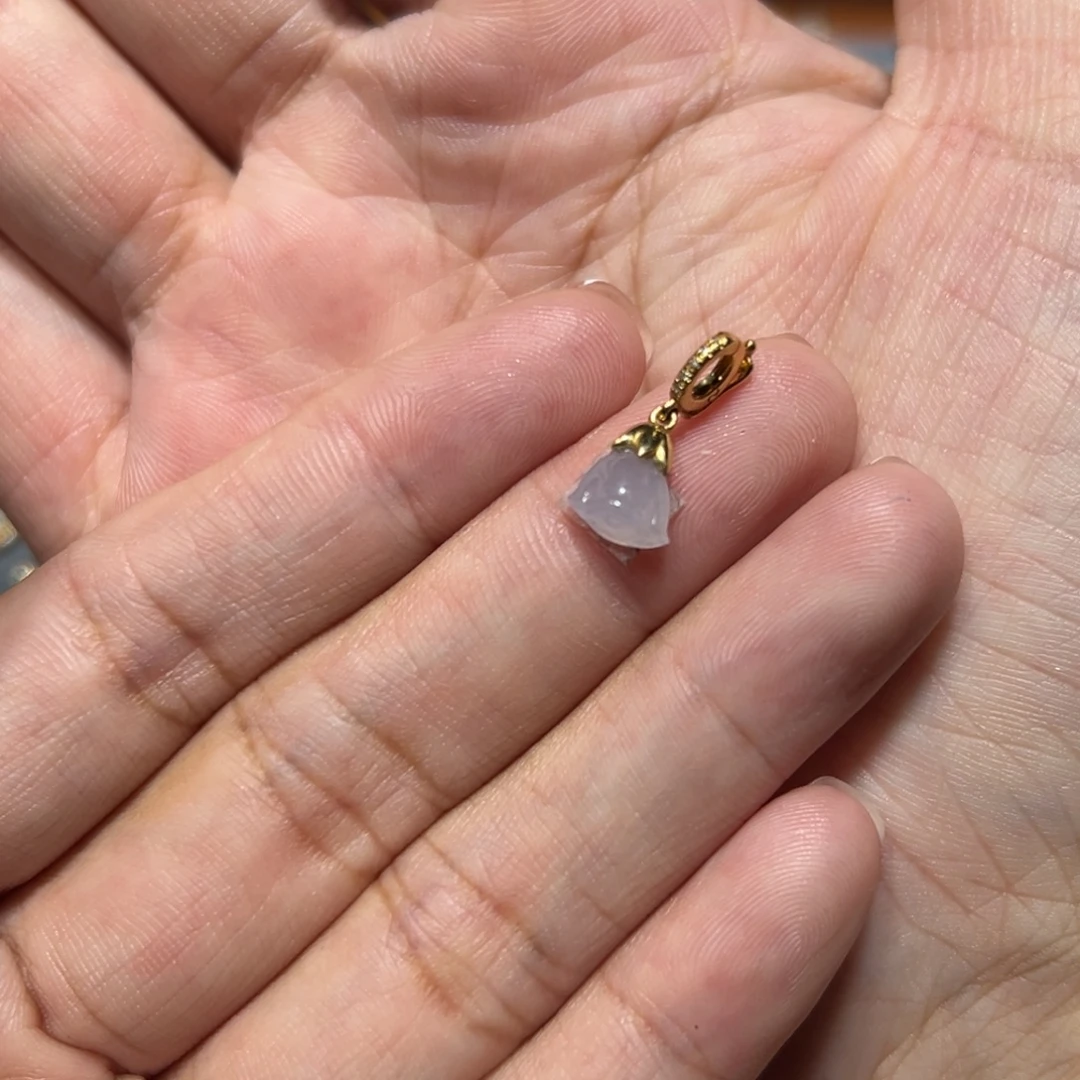 颈饰18K金镶嵌翡翠