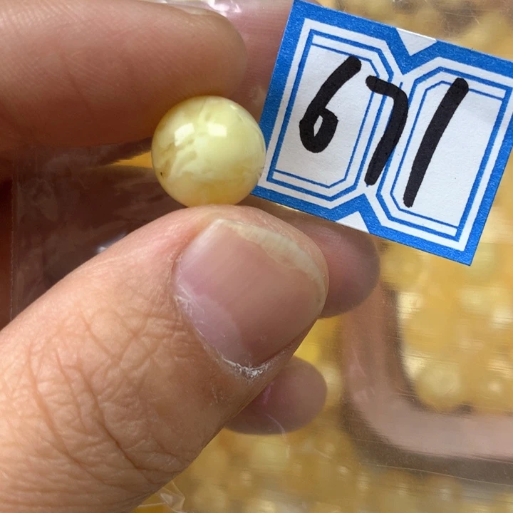 裸石琥珀未镶嵌瑕疵12