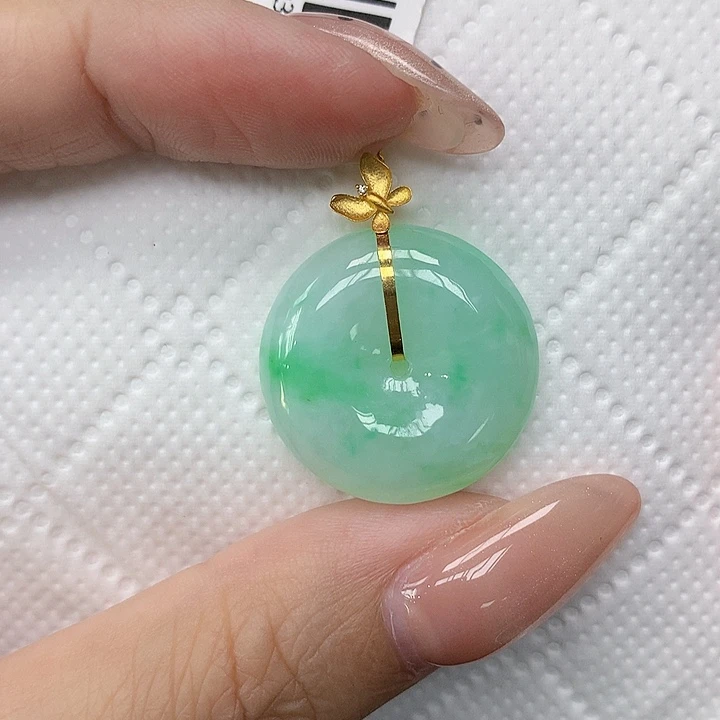 颈饰18K金镶嵌翡翠