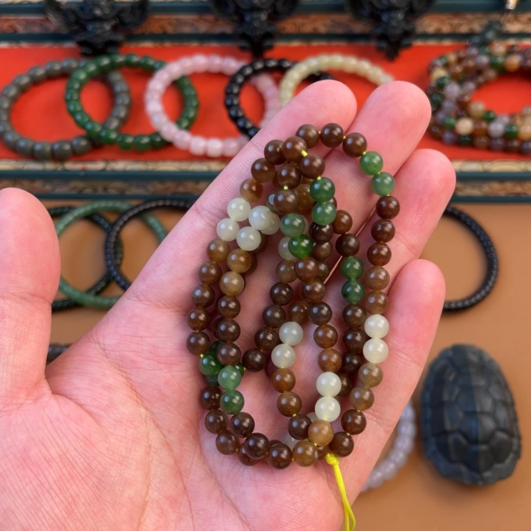 和田玉颈饰未镶嵌康*