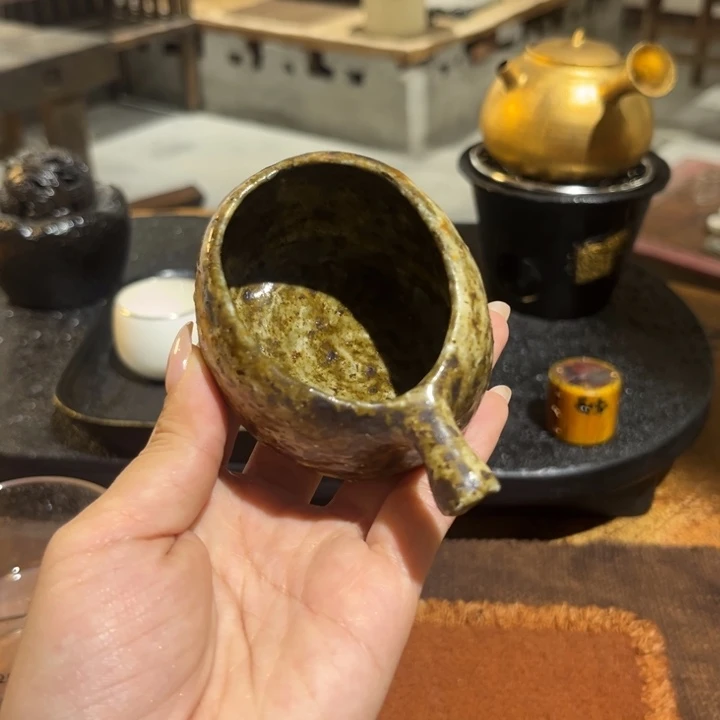 景德镇鱼和熊手工陶艺