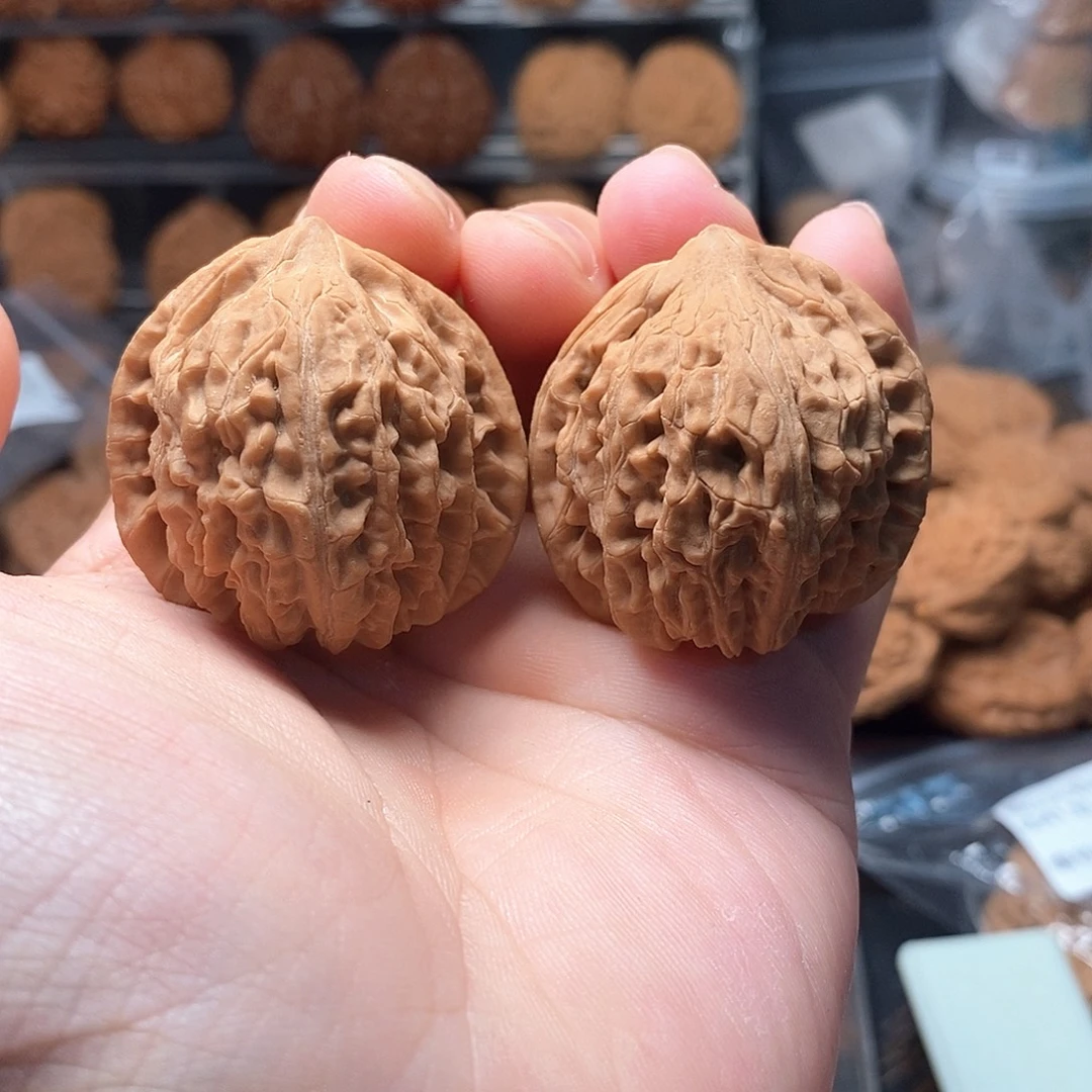 1文玩核桃和氏元宝38-379