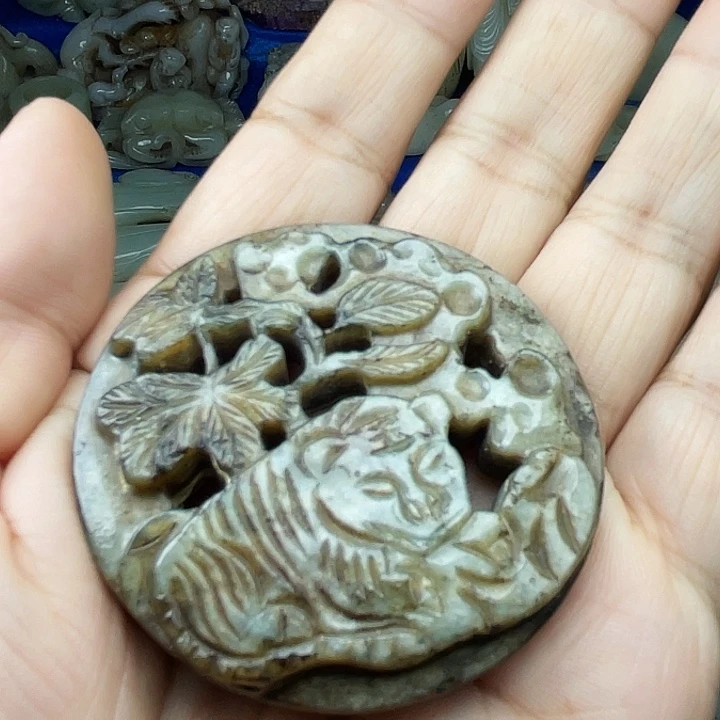 和田玉（青白玉）未镶嵌颈饰