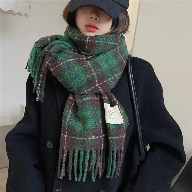 绿色格子围巾女秋冬季韩版百搭2026新款保暖围脖显年轻显白高级感