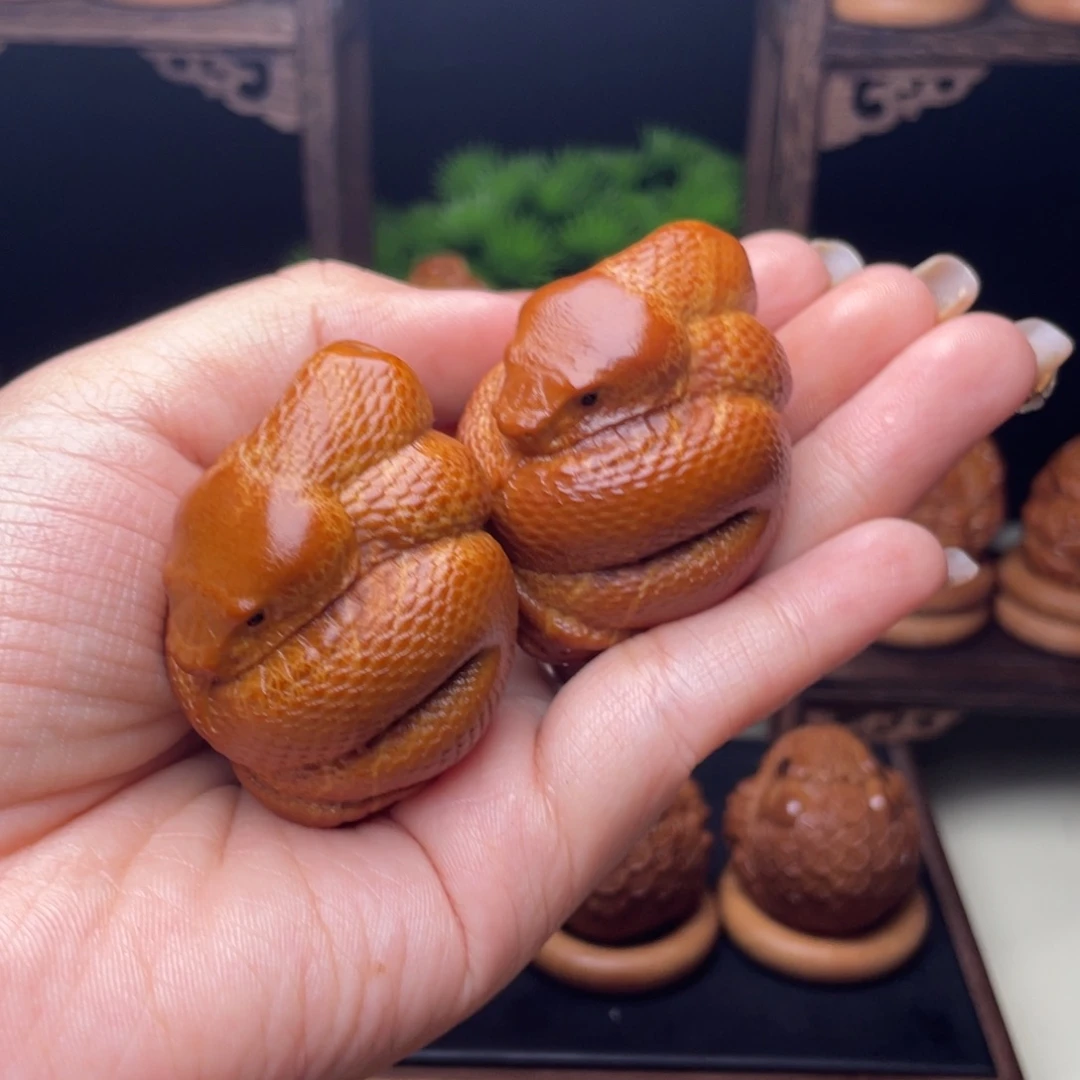 吊坠橄榄核蛇手球