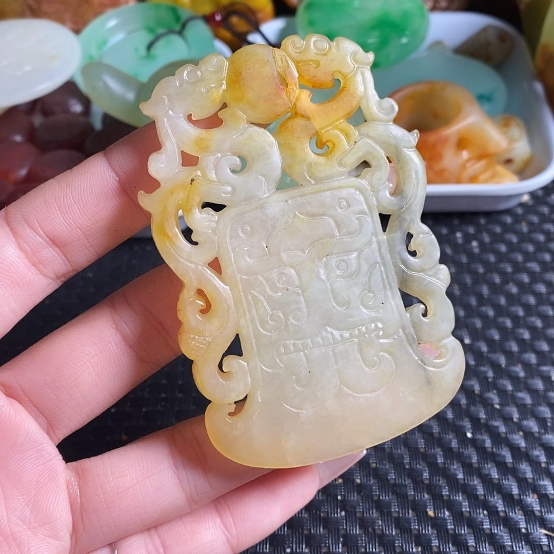 岫岩老玉（透闪石质玉）未镶嵌珠宝奇石