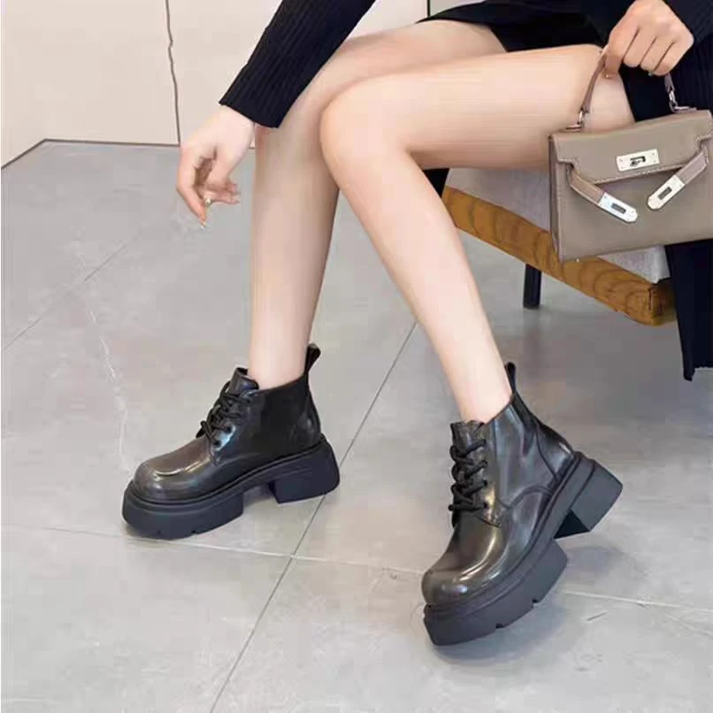 女鞋时尚百搭马丁靴厚底短靴英伦风Y819