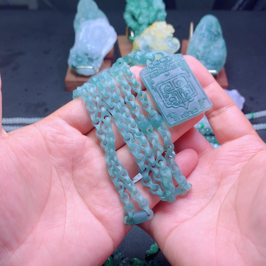 Y****定制翡翠未镶嵌翡翠