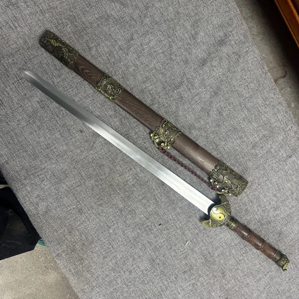 龙泉昊天宝剑一体刀锰钢花梨木八卦剑唐剑刀具防身冷兵器未开刃