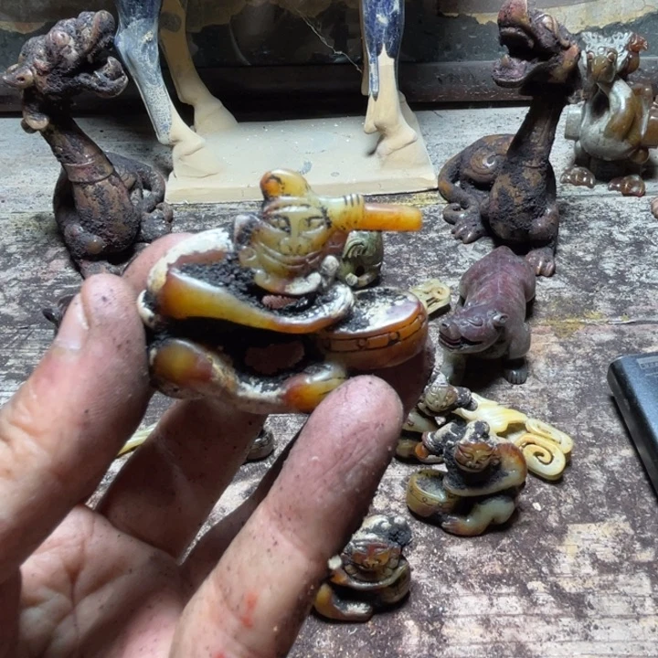 和田玉（糖玉）未镶嵌颈饰七**光