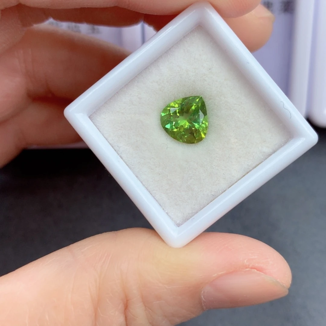 1.73克拉裸石未镶嵌绿色碧玺