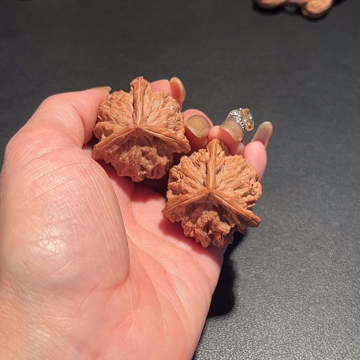 吊坠文玩核桃盘山