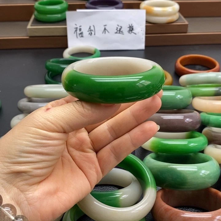 石英质玉手镯未镶嵌樱*