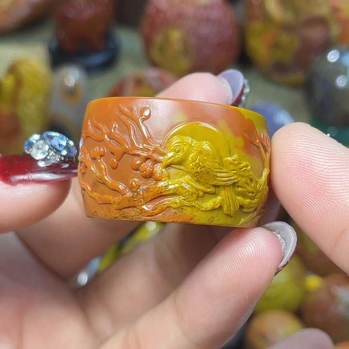 玛瑙/玉髓未镶嵌珠宝奇石品质工艺喜上枝头