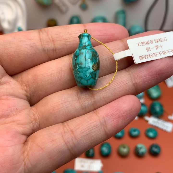 捻***真绿松石未镶嵌珠宝奇石