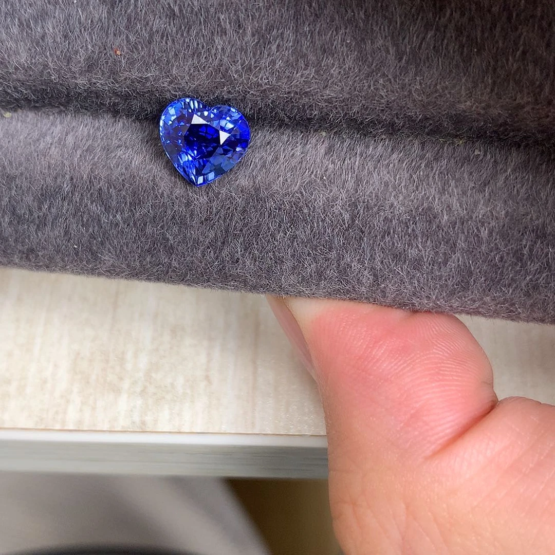 蓝宝石裸石3.03 斯里兰卡 矢车菊