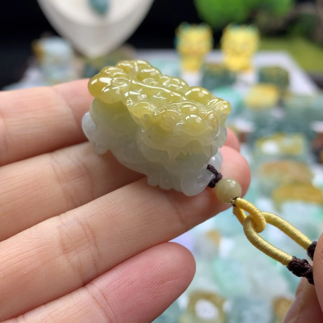 翡翠未镶嵌颈饰翡翠貔貅