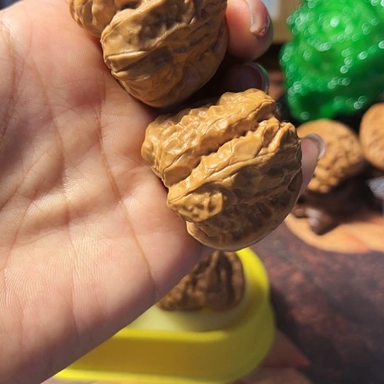 【闪购商品】文玩核桃吊坠对**歌