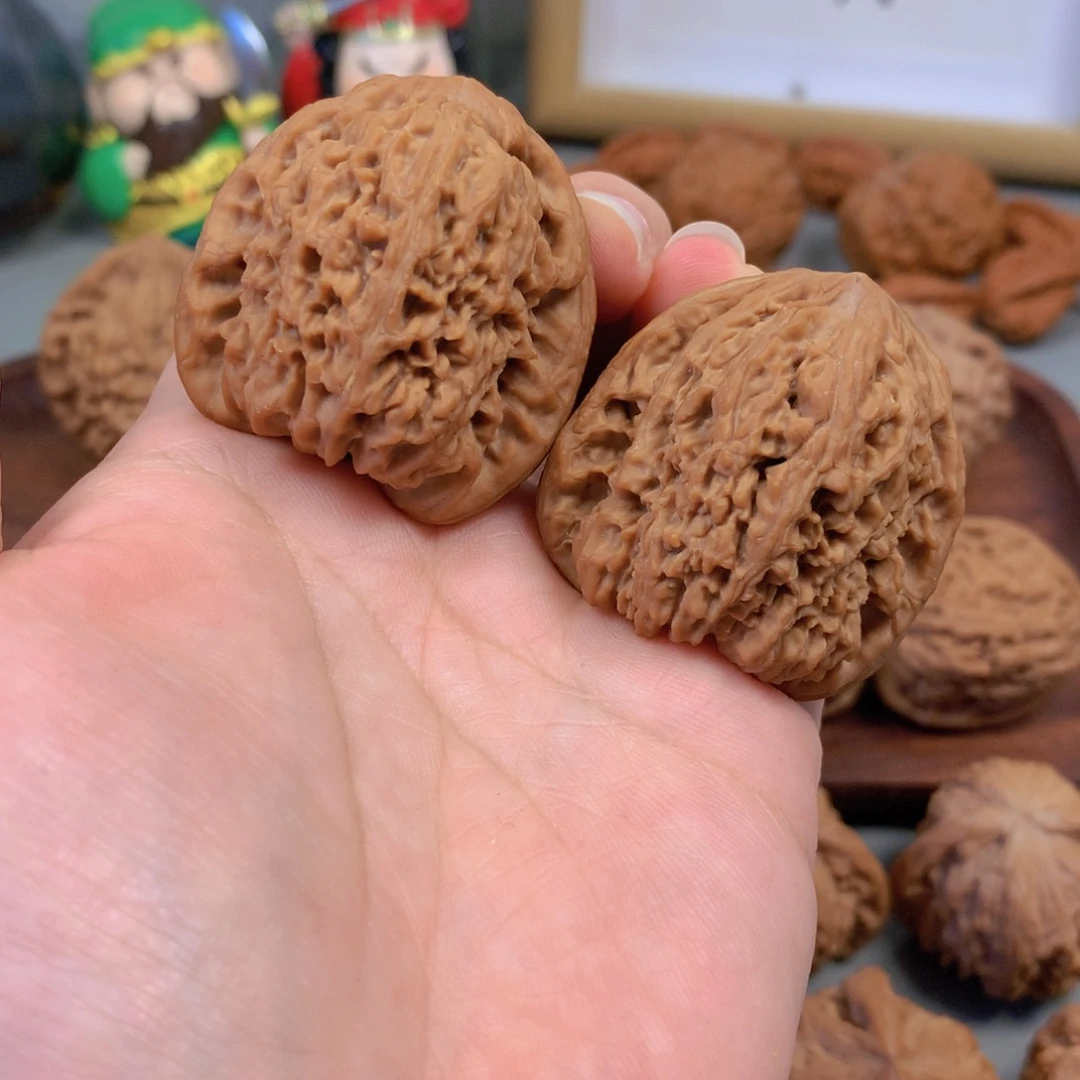 张***艺文玩核桃把件南疆石39尺