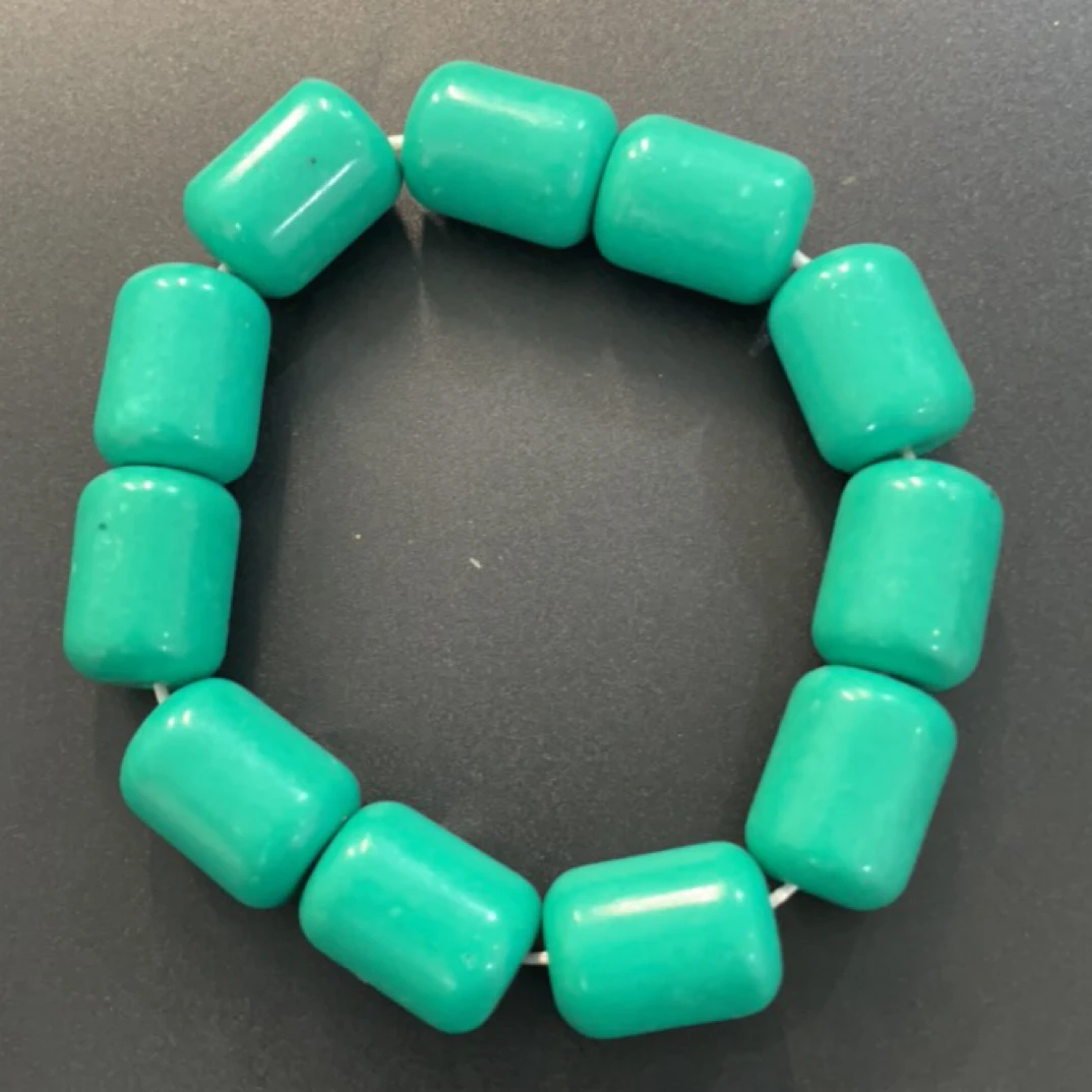 50  卡17x12绿桶手串