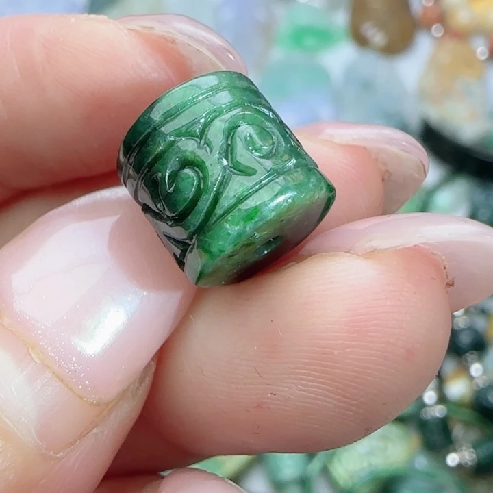 翡翠未镶嵌颈饰天然A货95