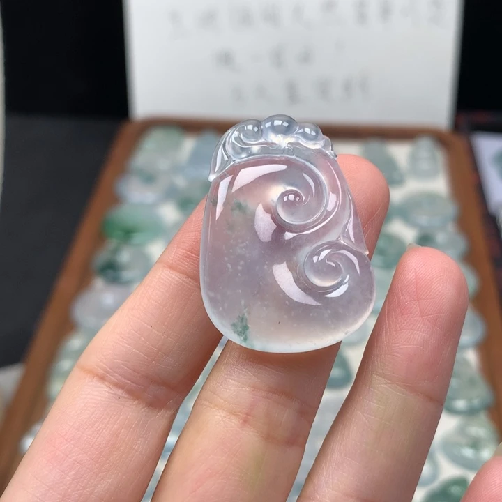 颈饰未镶嵌翡翠高冰飘花大如意