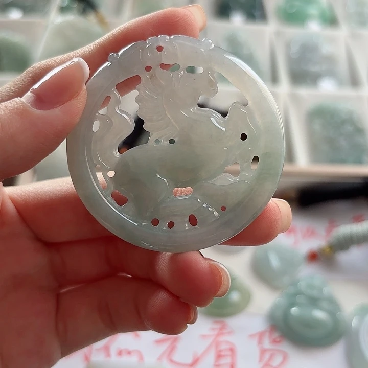 翡翠未镶嵌颈饰翡翠