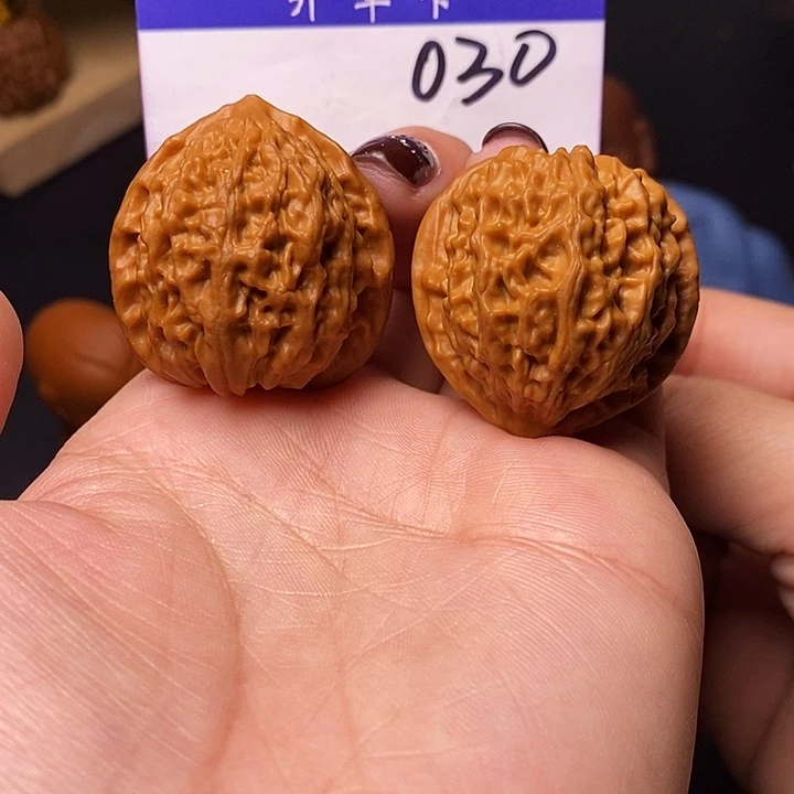 吊坠桃核文玩核桃金牛35全品n