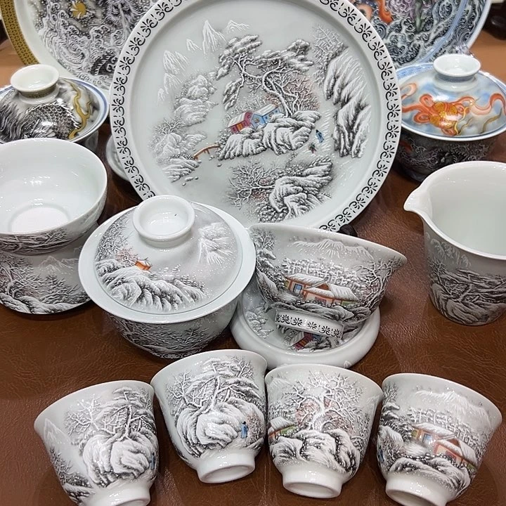 摆件景德镇陶瓷学院等多家知名高校建立