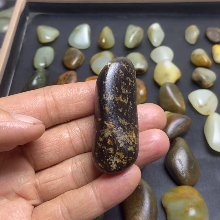 和田玉(糖玉)未镶嵌珠宝奇石