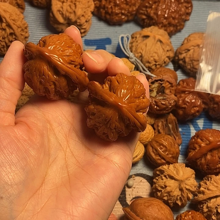 羅***于文玩核桃吊坠41虎头