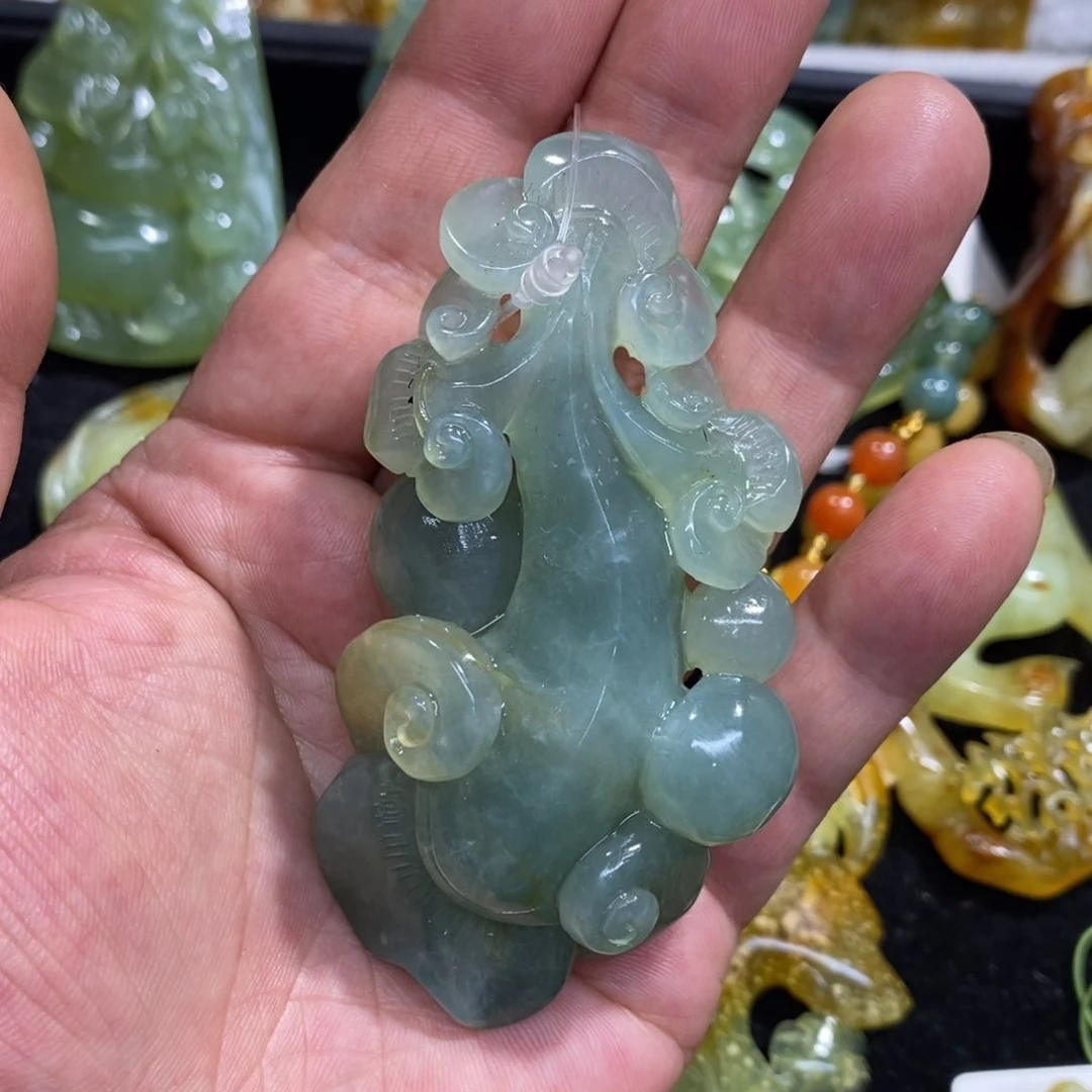 蛇纹石玉未镶嵌颈饰T*恬