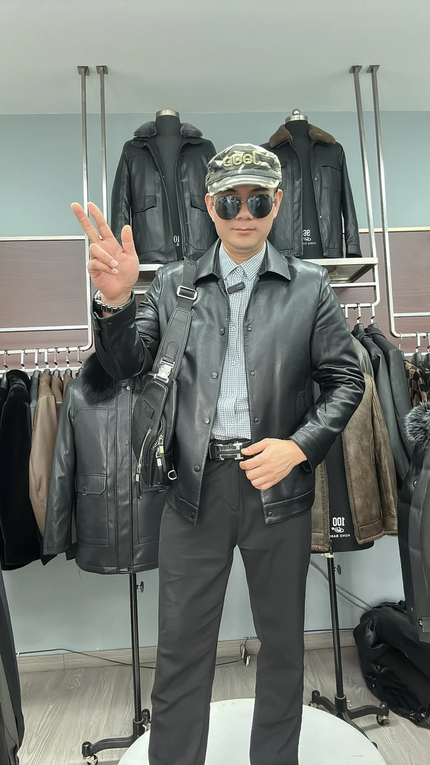 999男士春秋扣子款皮夹克