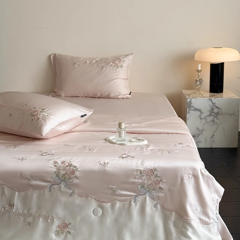 2025新款【甜梦泡芙】法式浪漫公主风玫瑰蝴蝶刺绣兰精天丝凉感夏被