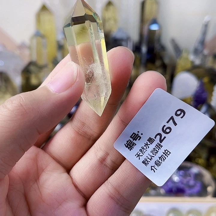 未镶嵌颈饰水晶柱