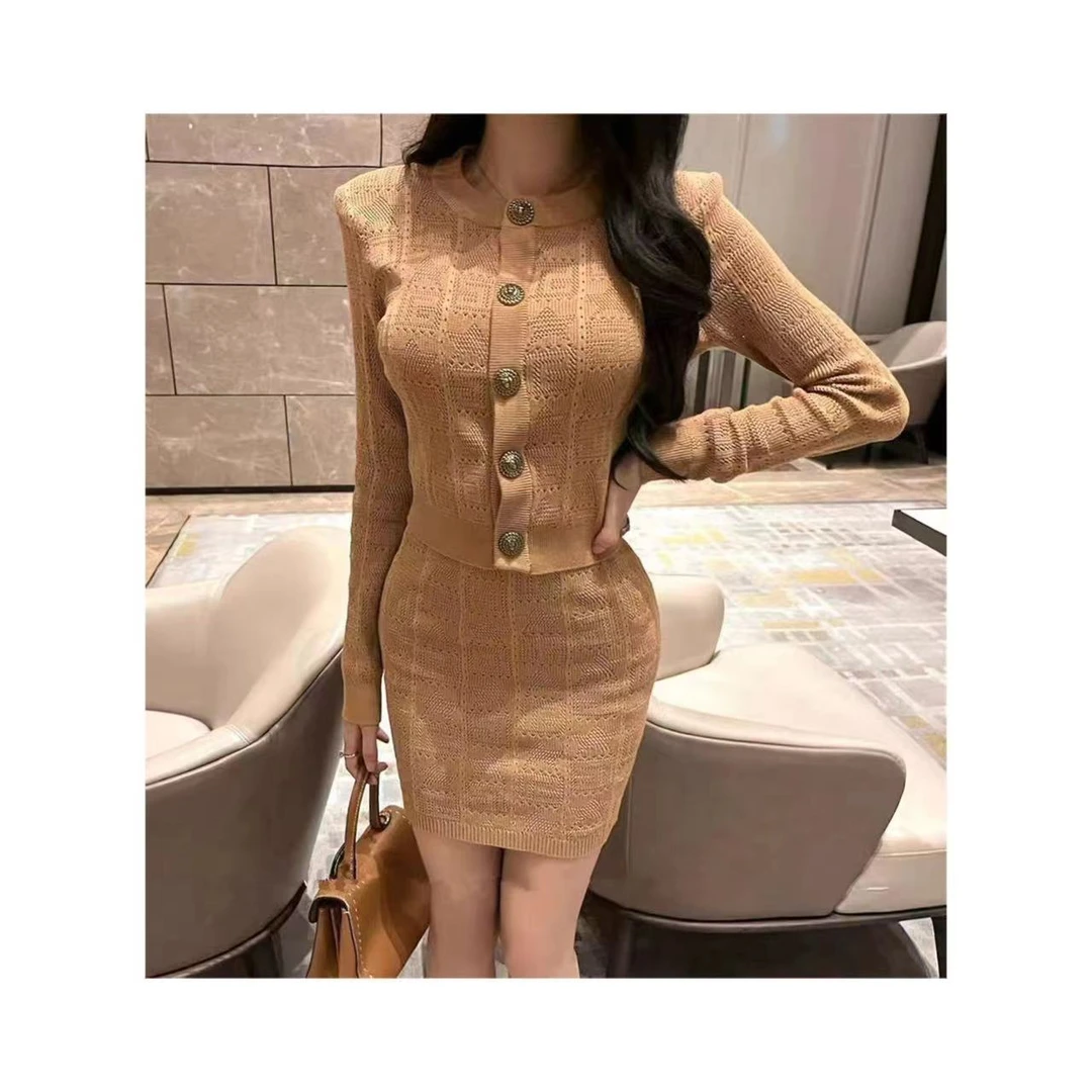 B家 25秋季新款小香风金属扣镂空针织开衫修身显瘦高级感外套装女