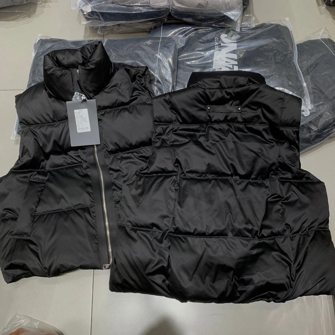 25322#后小标设计感立领拉链马甲外套冬季保暖时尚洋气