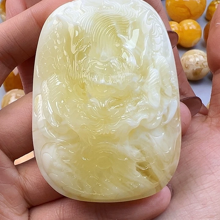蜜蜡未镶嵌珠宝奇石