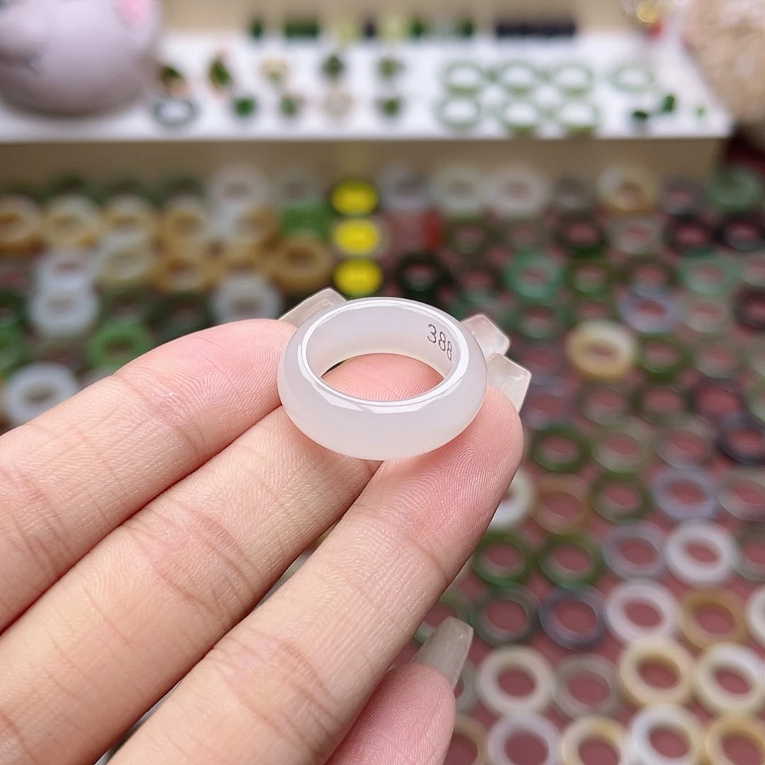 和田玉戒指未镶嵌11圈 超浅白紫