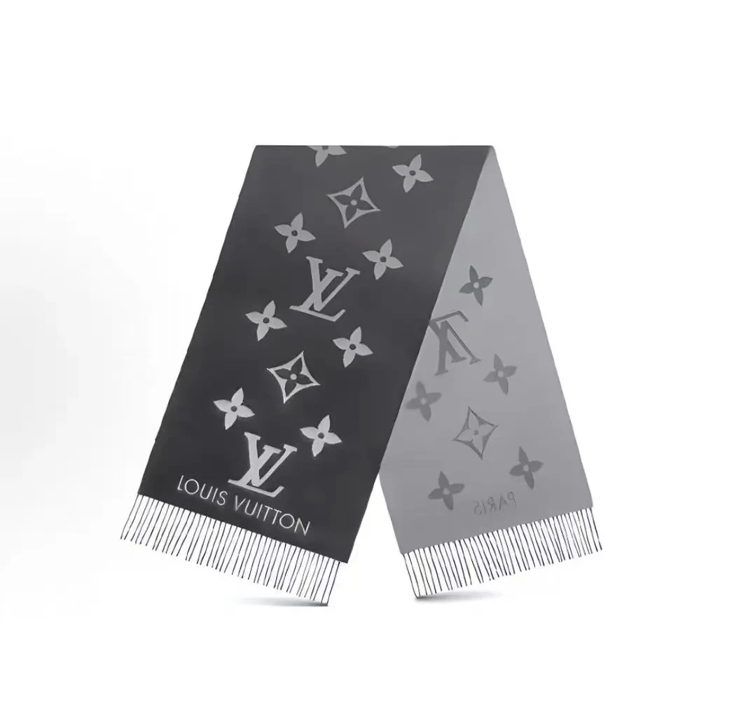 全新未使用 女款老花轻奢正版流苏围巾披肩